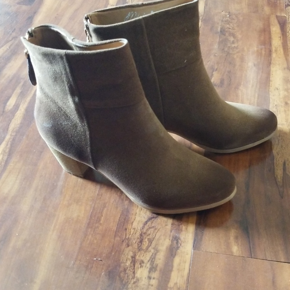 Ankle boots - Picture 2 of 4
